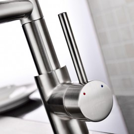 Personalized Contemporary Kitchen Tap Nickel Brushed Finish Single Handle LED Pull-out spout