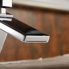 Centerset Single Handle One Hole in Chrome Bathroom Sink Tap